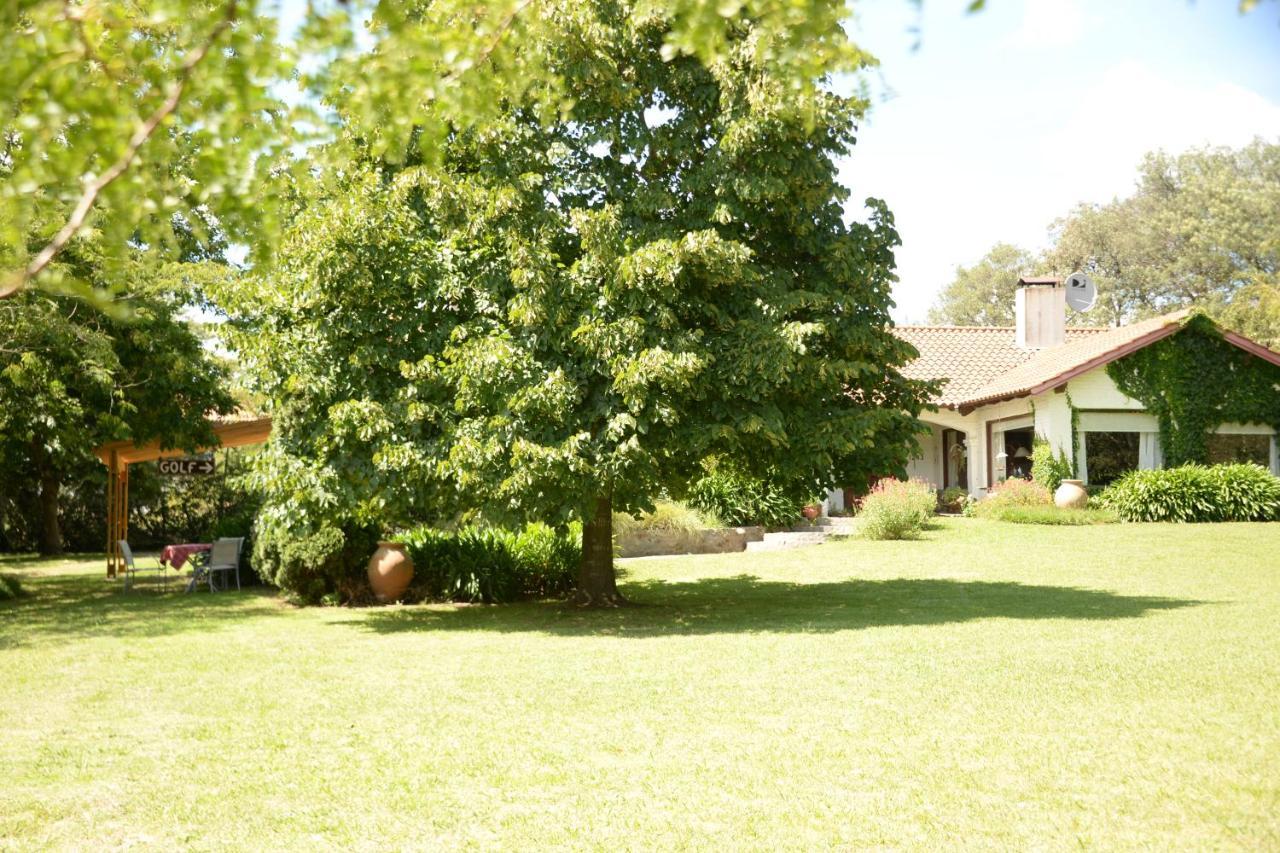 Vila Golf - Casa De Huespedes Tandil Exteriér fotografie